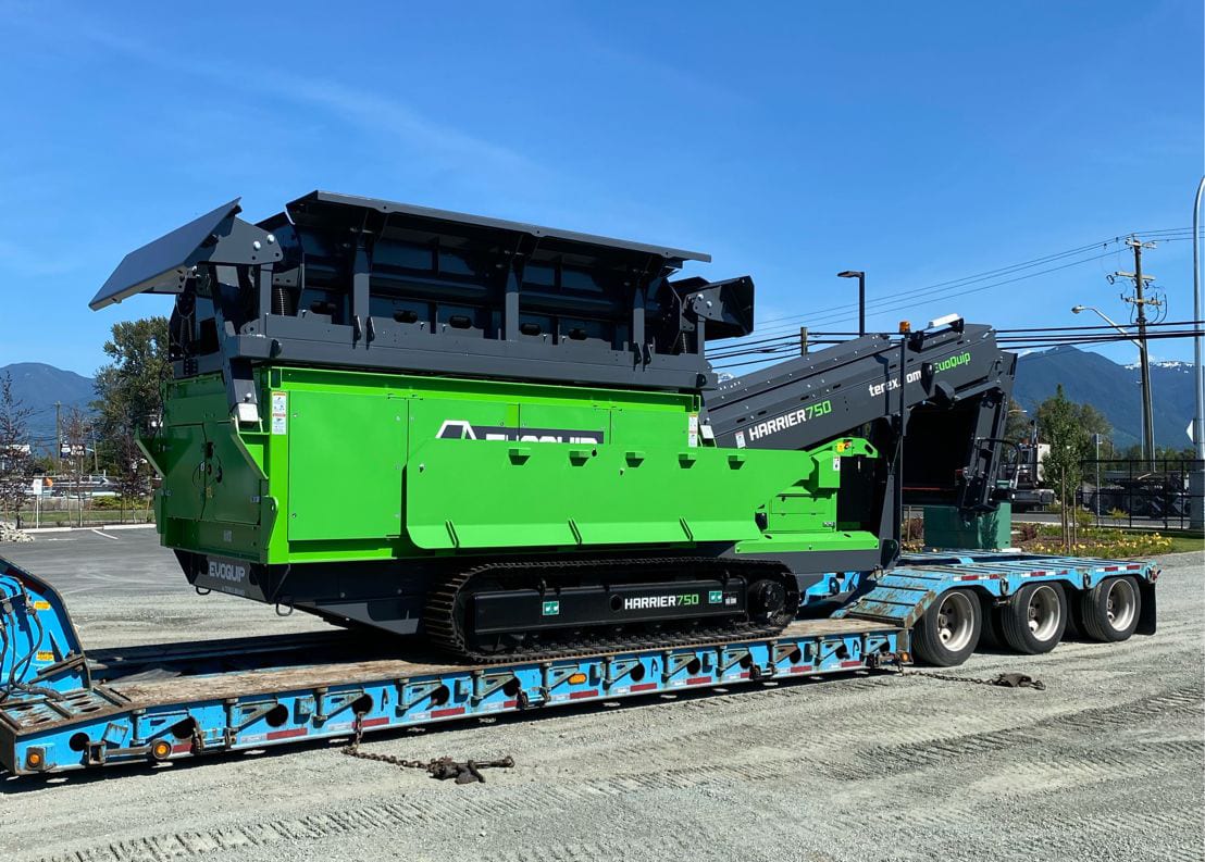 Harrier 750 Screen arriving at the Foreman yard