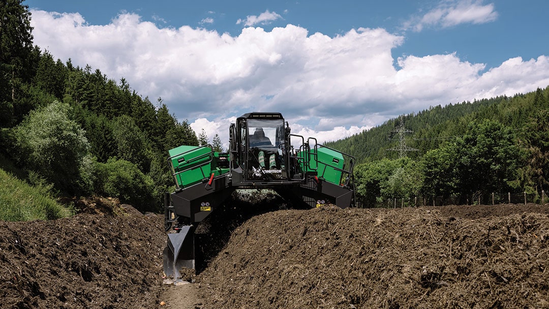 topturn x4500 compost windrow turner