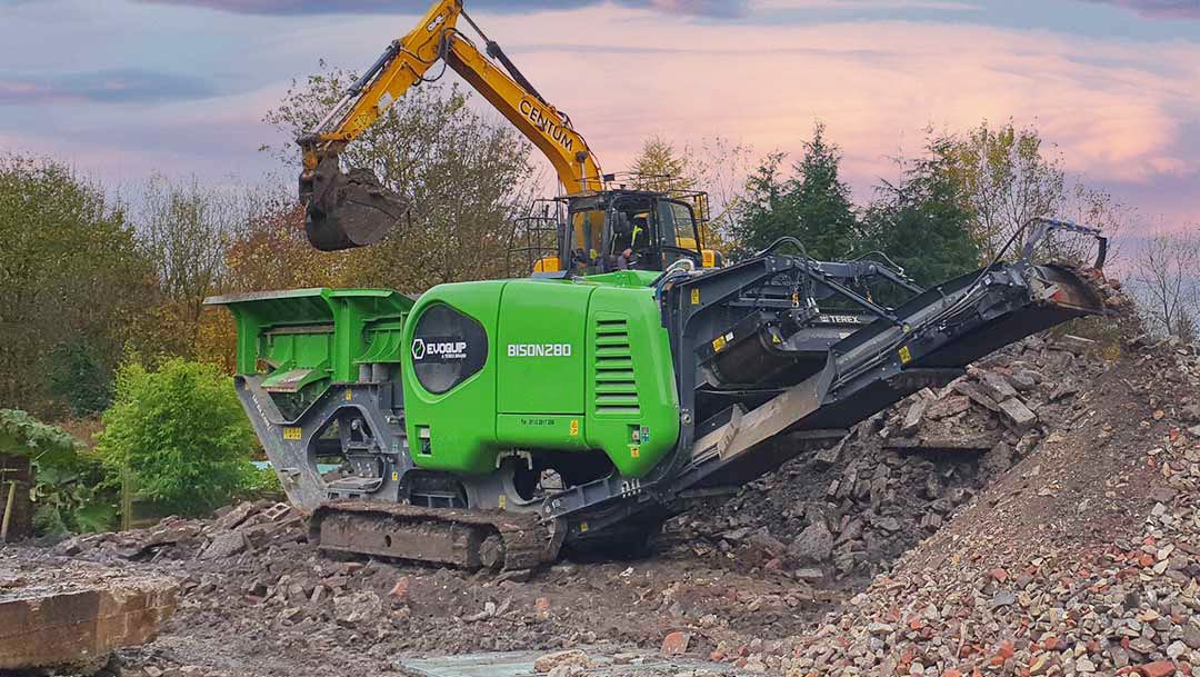 Bison 280 Jaw Crusher Crushing stone for sand and gravel