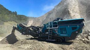 Trakpactor290 Impactor crushing gravel