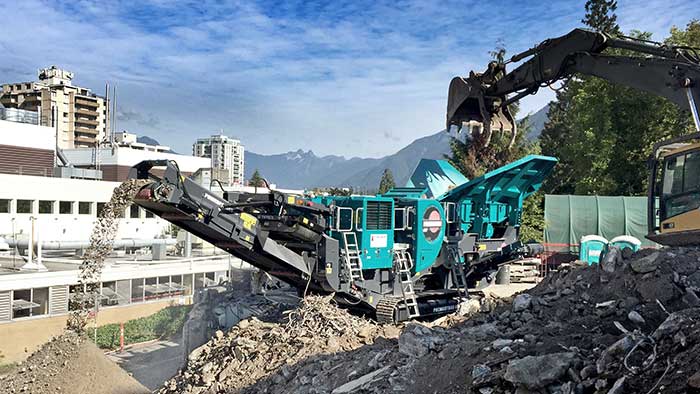 Premiertrak-400x-crushing-onsite