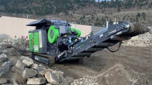 Bison 120 Crusher Crushing Concrete