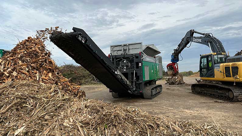 Komptech Crambo Shredding Wood Waste