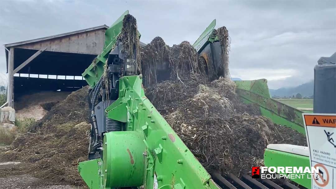 Colt 600 Compact Screen Removing String from Greenhouse Waste