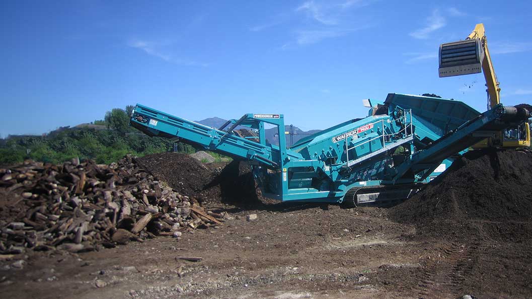 sorting-material-for-producing-hog-fuel-feed