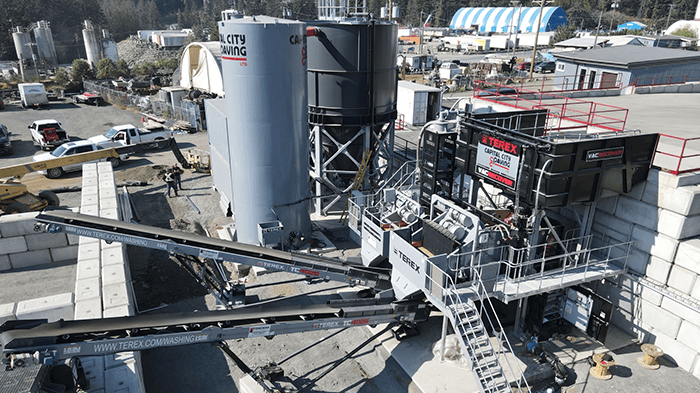 Vacuum Truck Excavating  Material Recovery. 